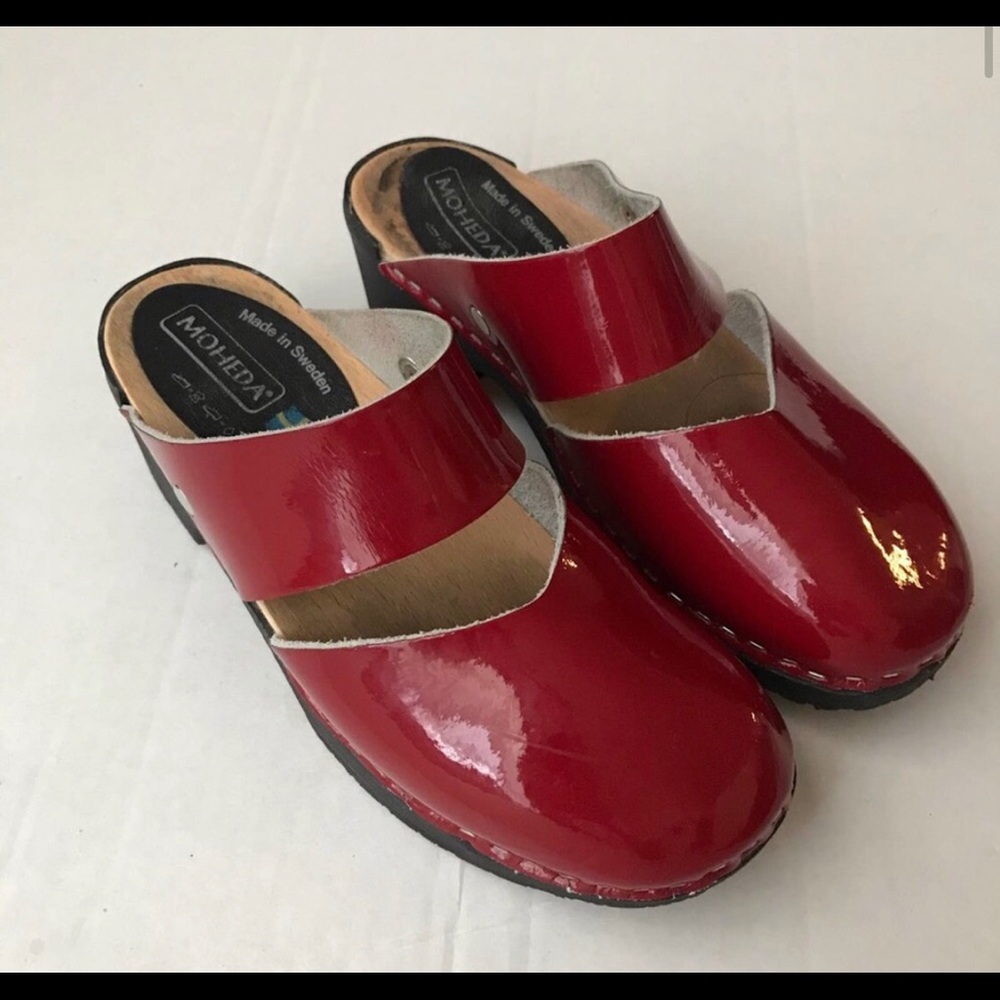 Moheda Sweedish Clogs red black patent leather